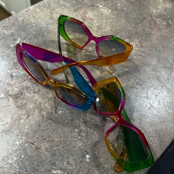 Beautiful colourful summer sunglasses $15 each or 3 for $35. - Picture 3 of 9